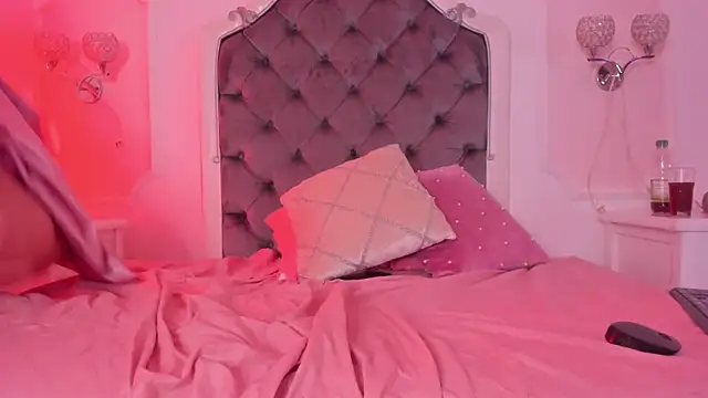 Snapshot of Ginger_Violetta_ chatting on June 17, 2026, 7:35 pm Ginger Violetta online show from June 17, 2026, 7:35 pm