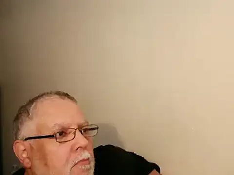 Snapshot of 100Tauros chatting on October 7, 2025, 10:05 am 100Tauros online show from October 7, 2025, 10:05 am