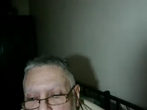 Snapshot of 100Tauros chatting on November 6, 2025, 10:58 pm 100Tauros online show from November 6, 2025, 10:58 pm