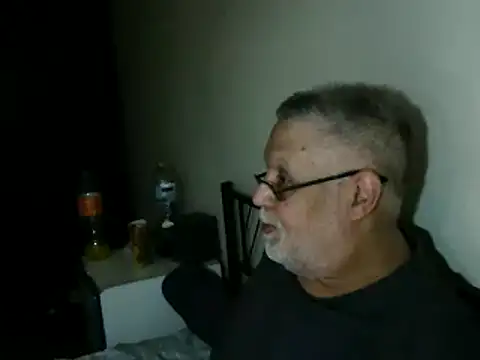 Snapshot of 100Tauros chatting on October 24, 2025, 10:09 pm 100Tauros online show from October 24, 2025, 10:09 pm