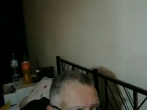 Snapshot of 100Tauros chatting on November 9, 2025, 12:20 pm 100Tauros online show from November 9, 2025, 12:20 pm