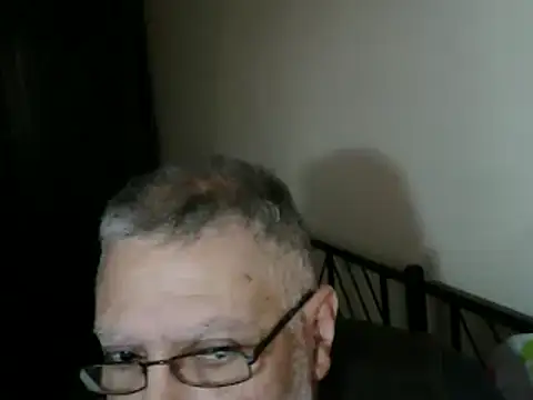 Snapshot of 100Tauros chatting on October 29, 2025, 10:36 am 100Tauros online show from October 29, 2025, 10:36 am