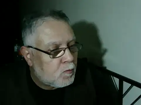 Snapshot of 100Tauros chatting on November 12, 2025, 10:13 pm 100Tauros online show from November 12, 2025, 10:13 pm