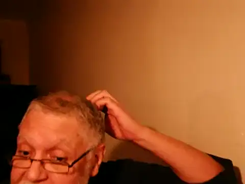 Snapshot of 100Tauros chatting on October 15, 2025, 9:01 pm 100Tauros online show from October 15, 2025, 9:01 pm