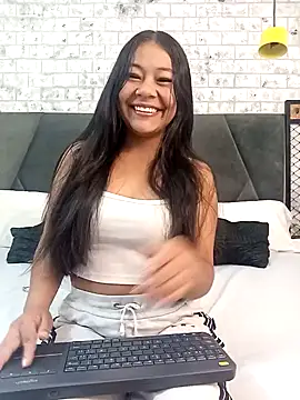 MilaaAdams online show from September 27, 2025, 9:59 am