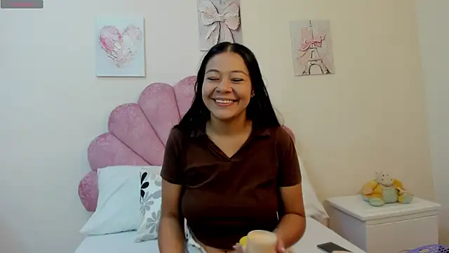 MilaaAdams online show from May 30, 2026, 11:27 am