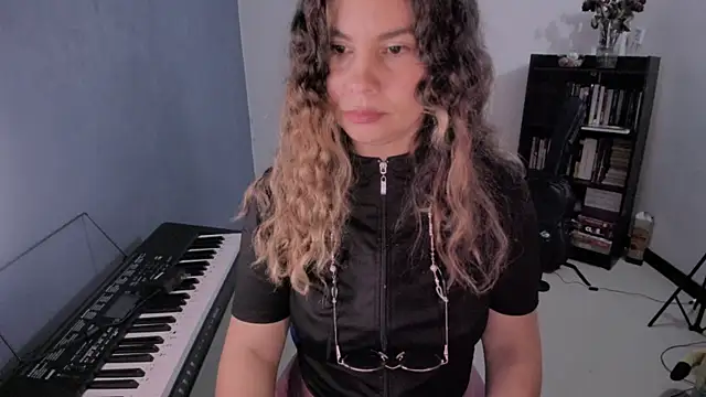 gigi stephans online show from July 14, 2026, 2:05 am