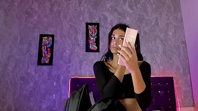 Mara friendboy699 online show from December 27, 2024, 7:14 pm