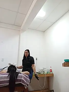 XGabrielaXX online show from November 17, 2025, 1:37 pm