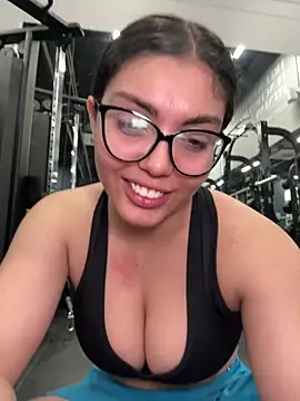 Snapshot of zui_lu chatting on March 3, 2025, 4:10 am zui lu online show from March 3, 2025, 4:10 am