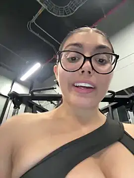 Snapshot of zui_lu chatting on March 8, 2025, 8:00 am zui lu online show from March 8, 2025, 8:00 am