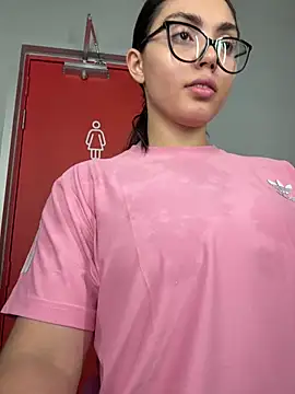 Snapshot of zui_lu chatting on March 16, 2025, 5:03 am zui lu online show from March 16, 2025, 5:03 am