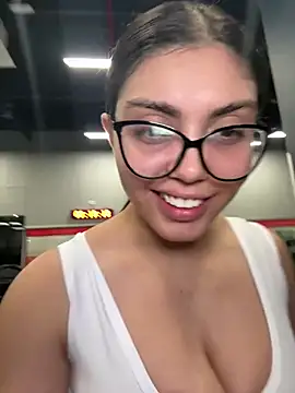 Snapshot of zui_lu chatting on February 27, 2025, 5:18 am zui lu online show from February 27, 2025, 5:18 am