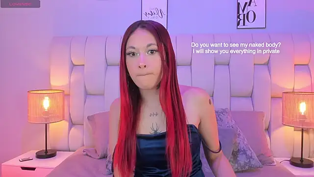Snapshot of SkinnyFoxy chatting on April 22, 2026, 8:04 pm SkinnyFoxy online show from April 22, 2026, 8:04 pm