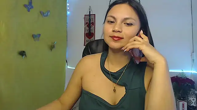 Snapshot of Zafiroweb09 chatting on February 25, 2025, 9:37 pm Zafiroweb09 online show from February 25, 2025, 9:37 pm