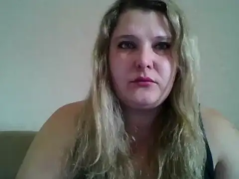 Snapshot of ParisMimi chatting on December 15, 2025, 9:37 am ParisMimi online show from December 15, 2025, 9:37 am