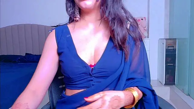 Snapshot of Aashika-Kaur chatting on October 18, 2025, 4:25 am Aashika-Kaur online show from October 18, 2025, 4:25 am