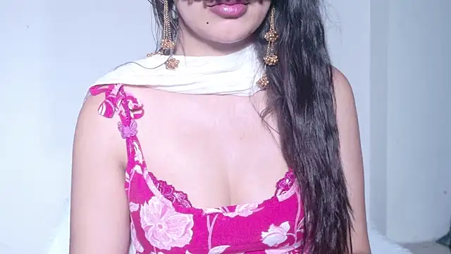 Snapshot of Aashika-Kaur chatting on July 5, 2026, 4:41 am Aashika-Kaur online show from July 5, 2026, 4:41 am