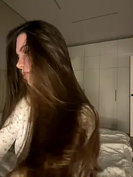 WildOrchid online show from November 4, 2025, 8:34 pm