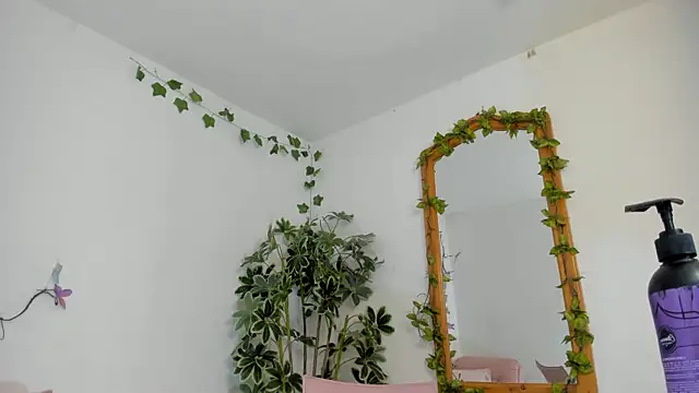 Snapshot of BarbaraKnox_ chatting on July 3, 2026, 6:03 pm BarbaraKnox online show from July 3, 2026, 6:03 pm
