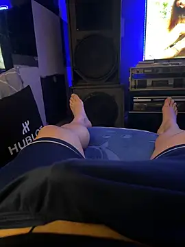 MatthewEmme online show from November 24, 2025, 11:49 pm