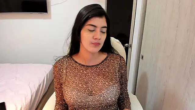 Snapshot of misstoya chatting on November 10, 2025, 10:37 pm misstoya online show from November 10, 2025, 10:37 pm