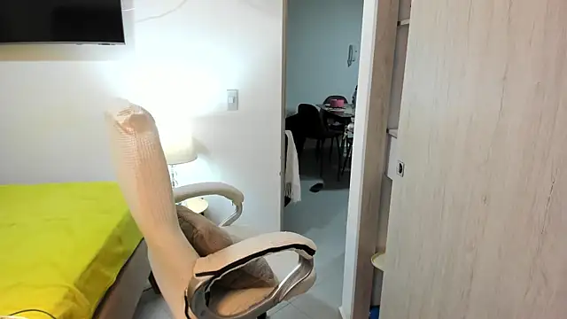 Snapshot of misstoya chatting on October 31, 2025, 1:35 am misstoya online show from October 31, 2025, 1:35 am