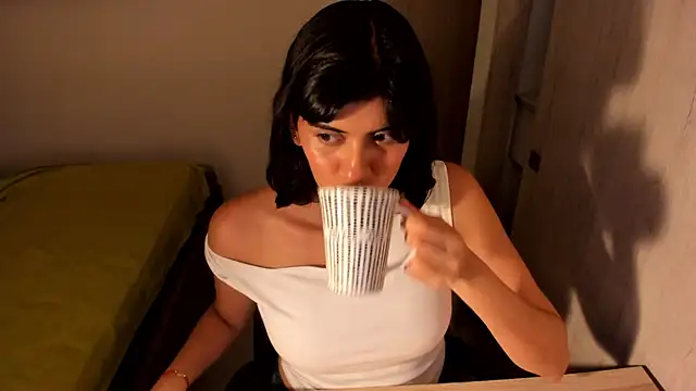 misstoya online show from June 10, 2026, 1:07 am