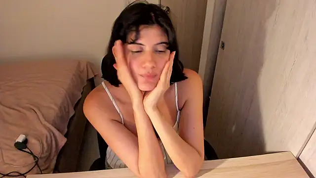 misstoya online show from June 18, 2026, 9:14 am