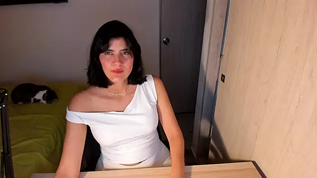 misstoya online show from May 2, 2026, 5:01 am