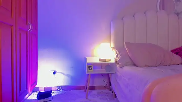 Snapshot of martinaaricci chatting on October 30, 2025, 12:58 pm martinaaricci online show from October 30, 2025, 12:58 pm