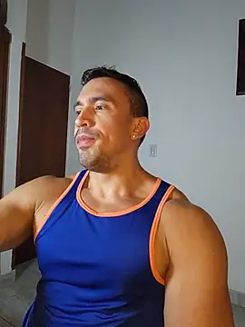 Snapshot of jhay-crux chatting on July 16, 2026, 10:29 pm jhay-crux online show from July 16, 2026, 10:29 pm