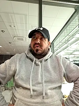 Futacisu online show from December 3, 2025, 10:31 pm