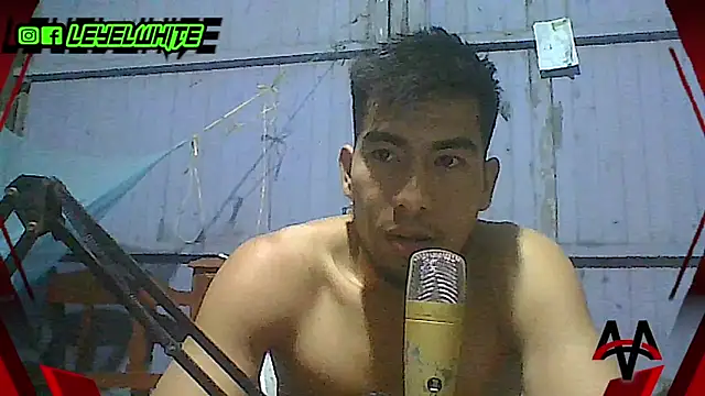 Snapshot of leyel00155 chatting on October 10, 2025, 5:19 am leyel00155 online show from October 10, 2025, 5:19 am
