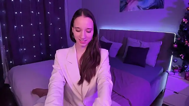 StaceySunny online show from January 7, 2025, 10:30 pm