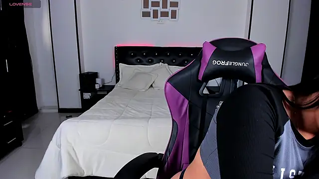 Meghan As online show from November 25, 2025, 1:55 pm