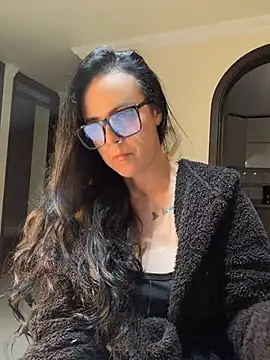 Snapshot of AndreaValencia chatting on July 14, 2026, 2:05 am AndreaValencia online show from July 14, 2026, 2:05 am