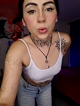 Snapshot of Bonnye_star chatting on October 18, 2025, 4:03 am Bonnye star online show from October 18, 2025, 4:03 am