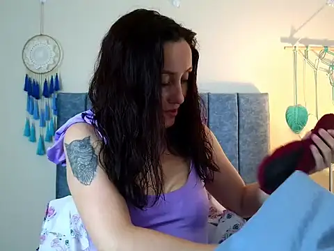 Snapshot of IberianMoonMK chatting on October 9, 2025, 5:24 pm IberianMoonMK online show from October 9, 2025, 5:24 pm