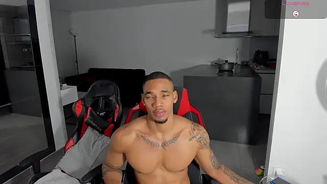 Snapshot of TROYWESLY- chatting on May 15, 2026, 1:03 am TROYWESLY- online show from May 15, 2026, 1:03 am