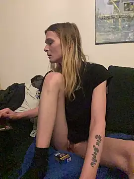 emma neko online show from April 17, 2026, 11:18 pm