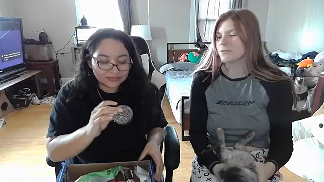 Elliewgfs online show from February 28, 2025, 7:14 pm