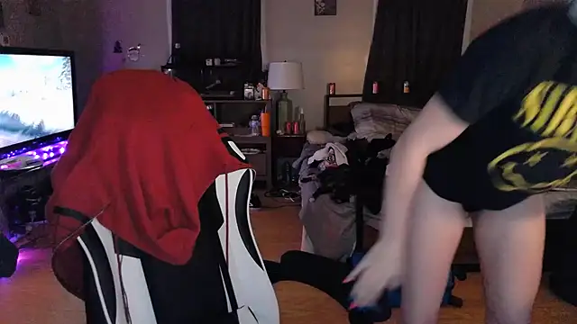 Elliewgfs online show from December 16, 2024, 1:31 am