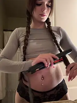 Snapshot of 18petitewhitegirl chatting on January 16, 2025, 11:48 pm 18petitewhitegirl online show from January 16, 2025, 11:48 pm