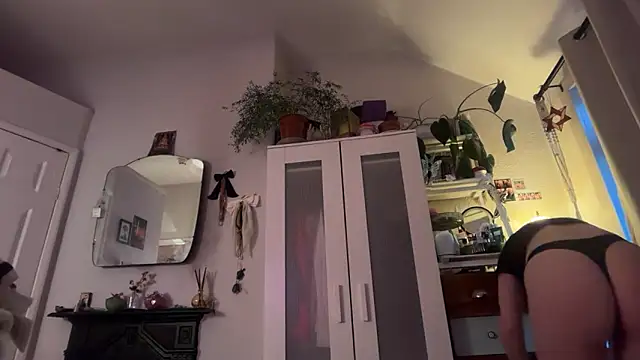 Snapshot of Littlelolo60 chatting on April 12, 2026, 7:17 pm Littlelolo60 online show from April 12, 2026, 7:17 pm