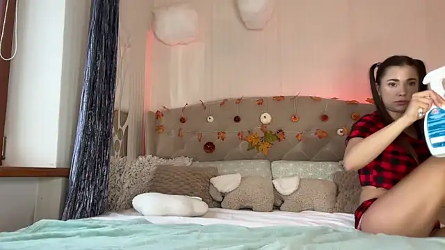 Snapshot of Mika_Miller chatting on October 12, 2025, 1:45 pm Mika Miller online show from October 12, 2025, 1:45 pm