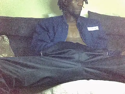 Snapshot of Delicious-D chatting on December 4, 2025, 7:57 pm Delicious-D online show from December 4, 2025, 7:57 pm