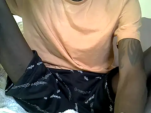 Delicious-D online show from July 6, 2026, 5:03 am
