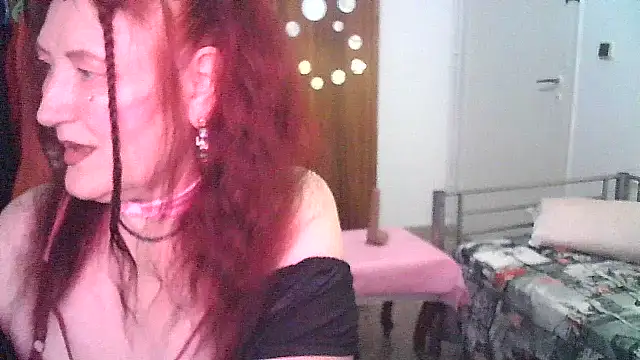 Snapshot of SabrinaXlovess chatting on June 12, 2026, 5:00 pm SabrinaXlovess online show from June 12, 2026, 5:00 pm