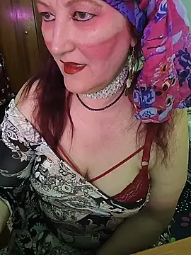 SabrinaXlovess online show from April 21, 2026, 4:13 pm